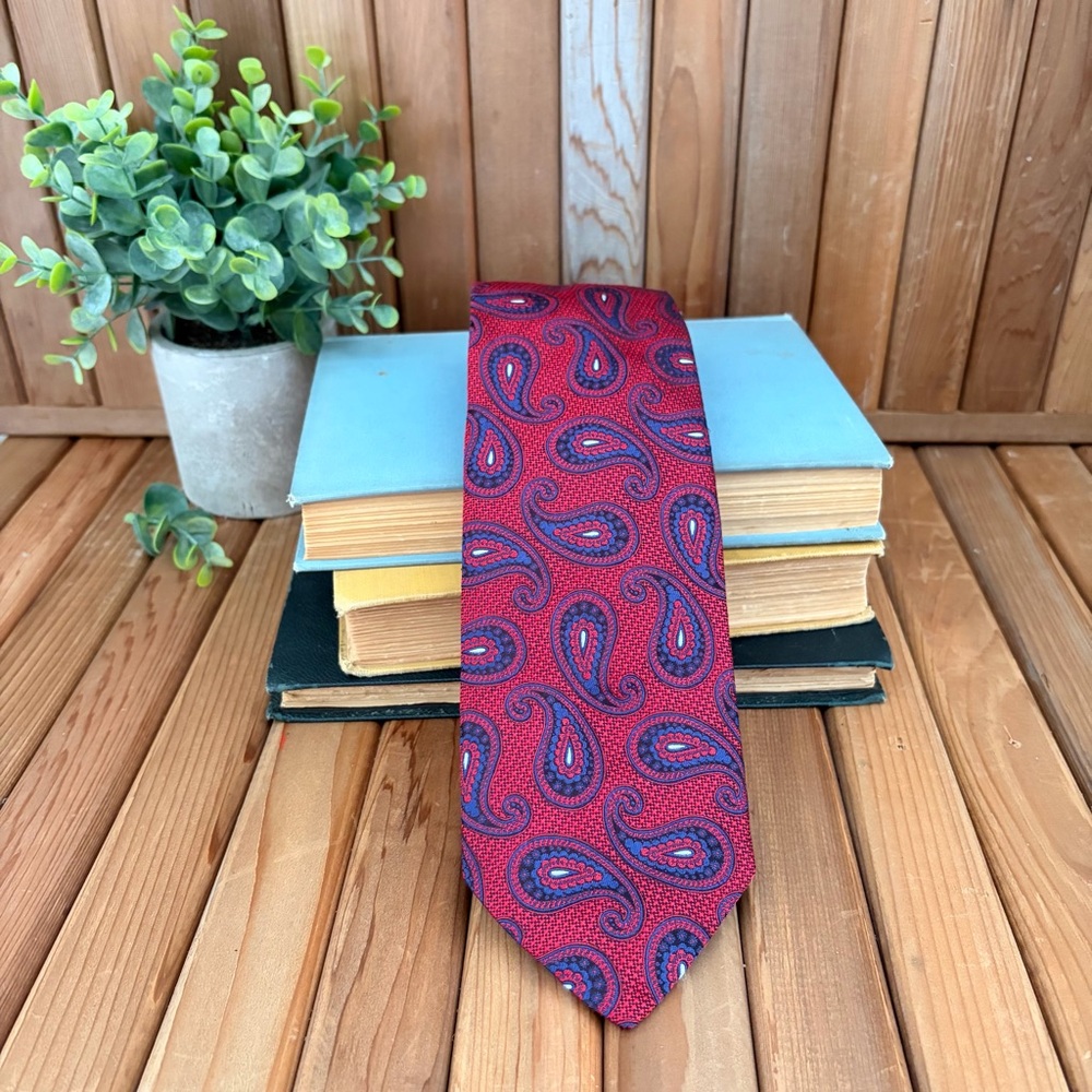 Barneys New York Silk Tie in Red & Blue Paisley, Quiet Luxury Menswear